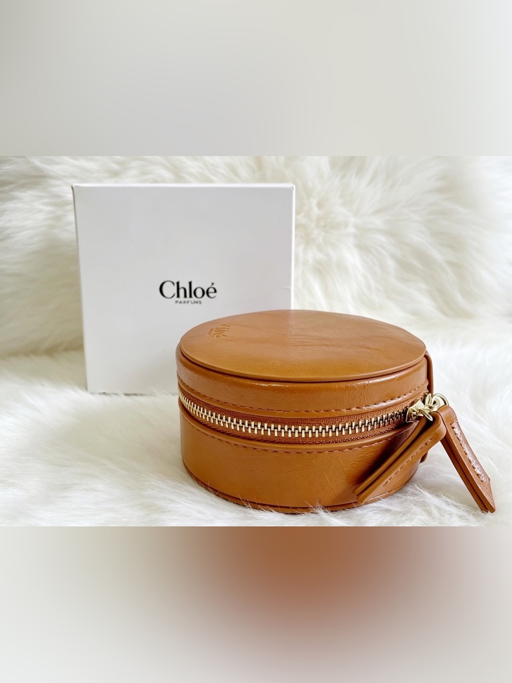 Chloé Parfums Perfume Tan Round Zipper Brown Faux Leather Travel Jewelry Case